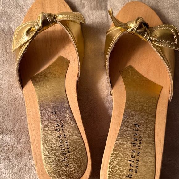 Charles David clogs/sandals gold color - Picture 7 of 8